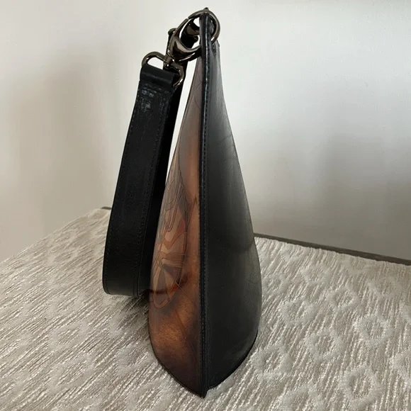 Bambas Work of Art Leather Shoulder Bag - Picture 5 of 12